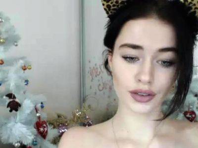 Brunette amateur babe strips off and masturbates - drtuber.com