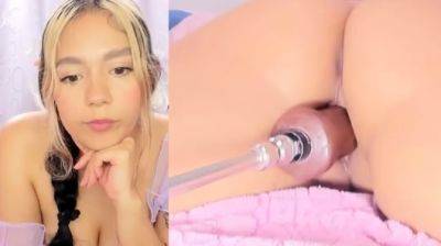 Hot amateur webcam teen masturbates for their fans - drtuber.com