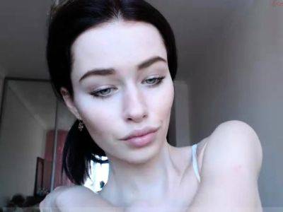 Amateur Teen georgeus brunette 2 - drtuber.com
