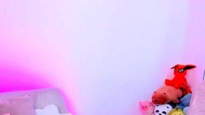 Cute amateur brunette naughty in solo jerking show on camera - drtuber.com