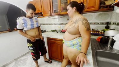 Kitchen Fuck with Latina Big Ass Mom - Homemade Viral Scandal - veryfreeporn.com - Spain - Colombia
