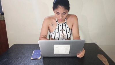 Homemade Blowjob: Young Latina Sucks Old Technician's Cock While Fixing Laptop - Big Ass Moaning - xxxfiles.com - Spain - Ecuador