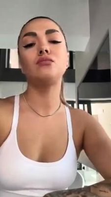 Hot brunette from squirt masturbating on webcam - drtuber.com