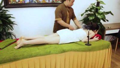 Asian Amateur Gets Full Body Massage and Anal Sex - veryfreeporn.com