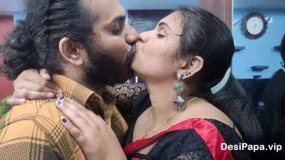 Indian Married Couple Love And Lust With Hardcore Sex - hotmovs.com - India