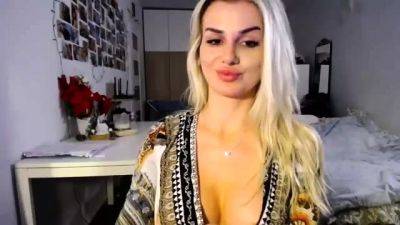 Big boob brunette masturbates on webcam - drtuber.com