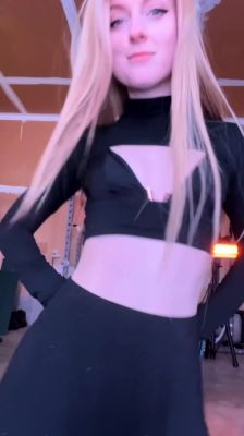 Amateur Blonde Teen Plays Solo with Toy Webcam Porn - drtuber.com