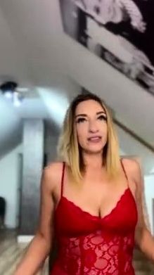 Amateur Webcam Chick Masturbates On Webcam More at - drtuber.com