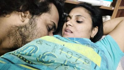 Hot Mallu Couple Romantic Handjob - Vaishnavy Pleasures Sharun Raj's Cock - porntry.com - India