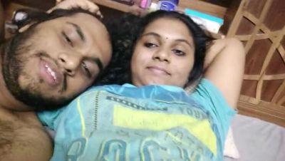 Hot Mallu Couple Romantic Handjob - Vaishnavy Pleasures Sharun Raj's Cock - porntry.com - India