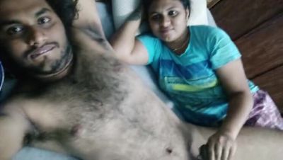 Hot Mallu Couple Romantic Handjob - Vaishnavy Pleasures Sharun Raj's Cock - porntry.com - India