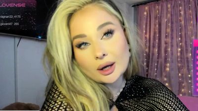 Horny Webcam Babe Solo Masturbation - drtuber.com