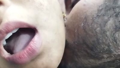 Mallu Girl in Half Saree Hot Lip Lock Romance with Desi Malayali Couple - xxxfiles.com - India