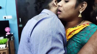 Mallu Girl in Half Saree Hot Lip Lock Romance with Desi Malayali Couple - xxxfiles.com - India