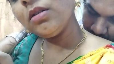 Mallu Girl in Half Saree Hot Lip Lock Romance with Desi Malayali Couple - xxxfiles.com - India