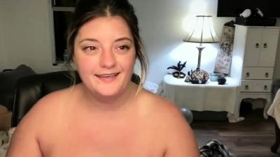 Hot brunette from squirt masturbating on webcam - drtuber.com