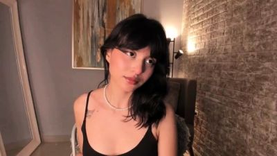 Small tit brunette amateur tugs on a big willie - drtuber.com