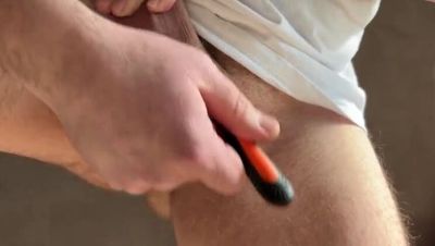 Hot MILF Shaves Her Hairy Pussy Close Up - Amateur Couple Shaving Each Other & Cumshot - veryfreeporn.com
