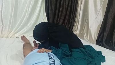 Hot Muslim Step Sister Dearshivani Gives Blowjob in Hijab - Desi Homemade Sex - veryfreeporn.com - India - Indonesia