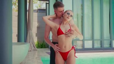 Teen Ellie Moore gets fucked hard in sunny pool - amateur homemade sex - porntry.com - Russia