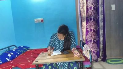 Sexy Indian bhabhi Sona sucks big boobs & gets fingered by boyfriend - Desi homemade sex - porntry.com - India