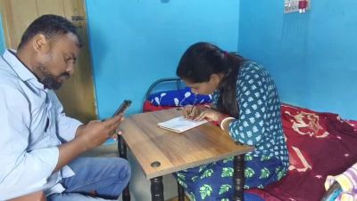 Sexy Indian bhabhi Sona sucks big boobs & gets fingered by boyfriend - Desi homemade sex - porntry.com - India