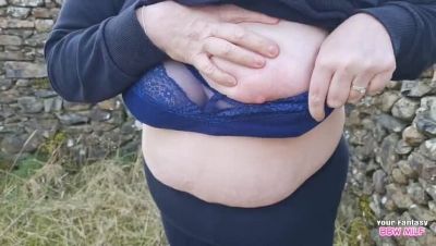 Homemade BBW Stepmom Flashes Her Huge Natural Tits in a Field - Amateur MILF Wife - porntry.com - Britain