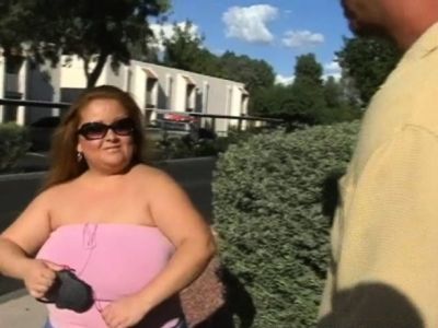 This large amateur cam girl has some very big boobs - drtuber.com
