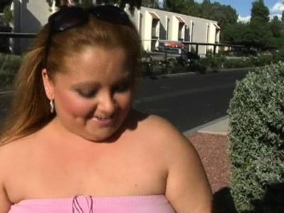 This large amateur cam girl has some very big boobs - drtuber.com