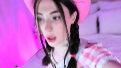 Cute amateur webcam teen girl toying pussy on webcam - drtuber.com