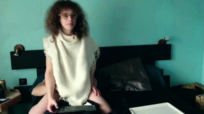 Amateur Webcam Teen Masturbates And Teases - drtuber.com