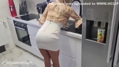Loly Amateur In Stepson Seduces Sexy Stepmom And Fuck His Pussy To Ass - hclips.com
