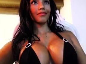 Leann amateur beautiful brunette with big boobs - drtuber.com