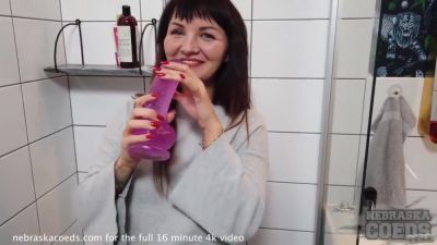 Nebraska Jim - Amateur Brunette Takes A Huge Dildo - hclips.com