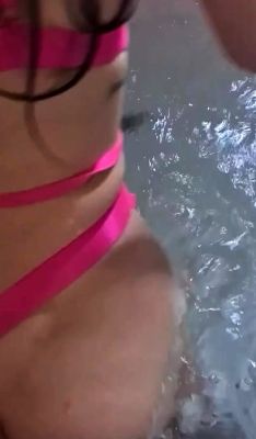 Amateur brunette fingers pov - drtuber.com