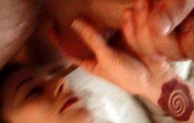 Amateur brunette toys and fucks - drtuber.com