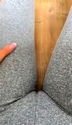 Masturbating amateur cums after solo fun - drtuber.com
