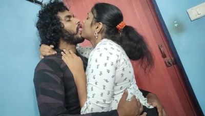 Hot Mallu Couple Lip Lock & Wild Sex - Long Kissing, Skirt Removal & Fucking - porntry.com - India