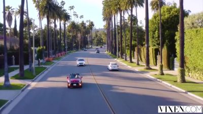 Naughty Couple Gets Horny In Dangerous Situations - upornia.com