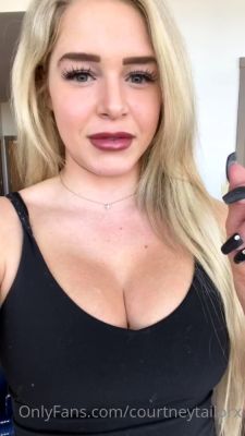 Amateur blond girl with big boobs getting fucked - drtuber.com
