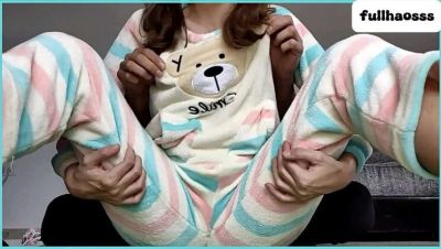 Stepdad Fingers Teen Stepdaughter's Tight Pussy in Risky Homemade Pajama Sex - veryfreeporn.com