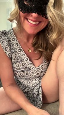 Hot amateur blonde pregnant toying her pussy solo - drtuber.com