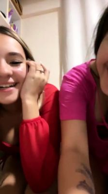 Amateur Teen Lesbian Coeds Kissing - drtuber.com