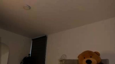 Big boob brunette masturbates on webcam - drtuber.com