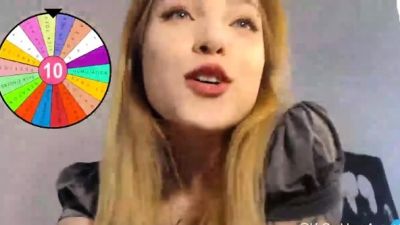 Amateur Webcam Teen Flashes Masturbates - drtuber.com