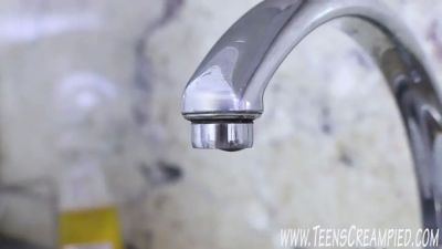 Young amateur gives blowjob - sexu.com