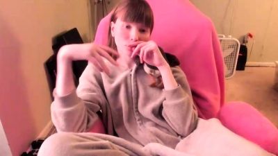 Brunette Solo Webcam Masturbation - drtuber.com