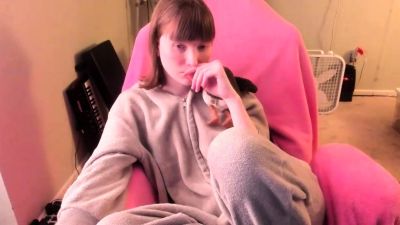 Brunette Solo Webcam Masturbation - drtuber.com