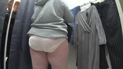 BBW Milf Irishka Shows Off Big Tits & Juicy Ass in Public Dressing Room Hidden Cam - veryfreeporn.com - Russia