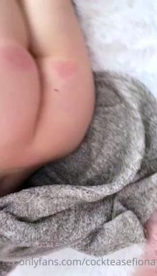 Sweet amateur babe goes solo with yellow dildo - drtuber.com